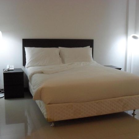 Hotel The Ramelau Дили Экстерьер фото