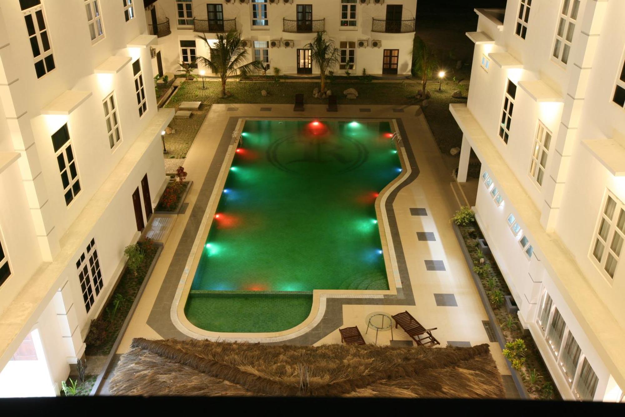 Hotel The Ramelau Дили Экстерьер фото